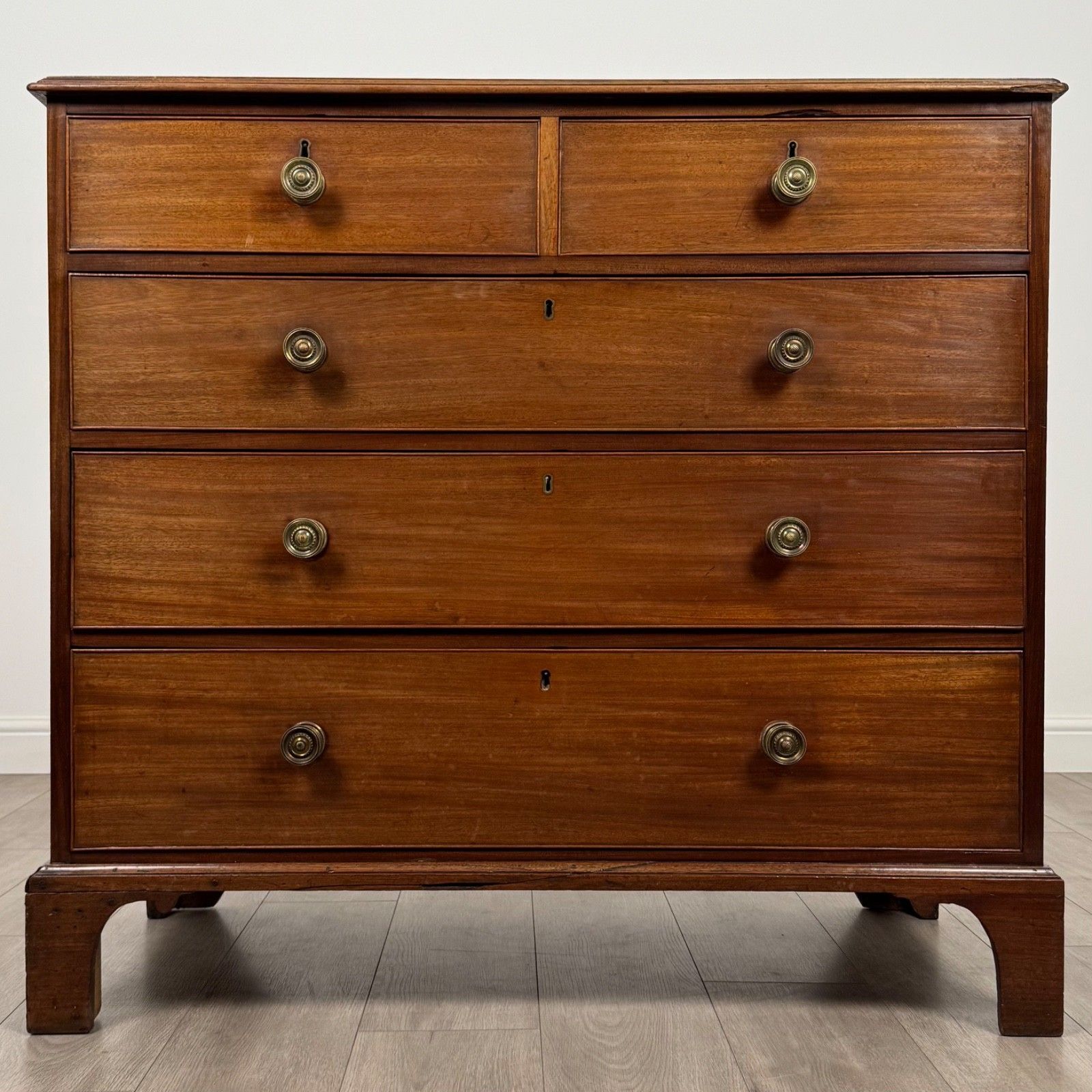 Antique 18th Century Fine Quality Chest Of Drawers In Mahogany