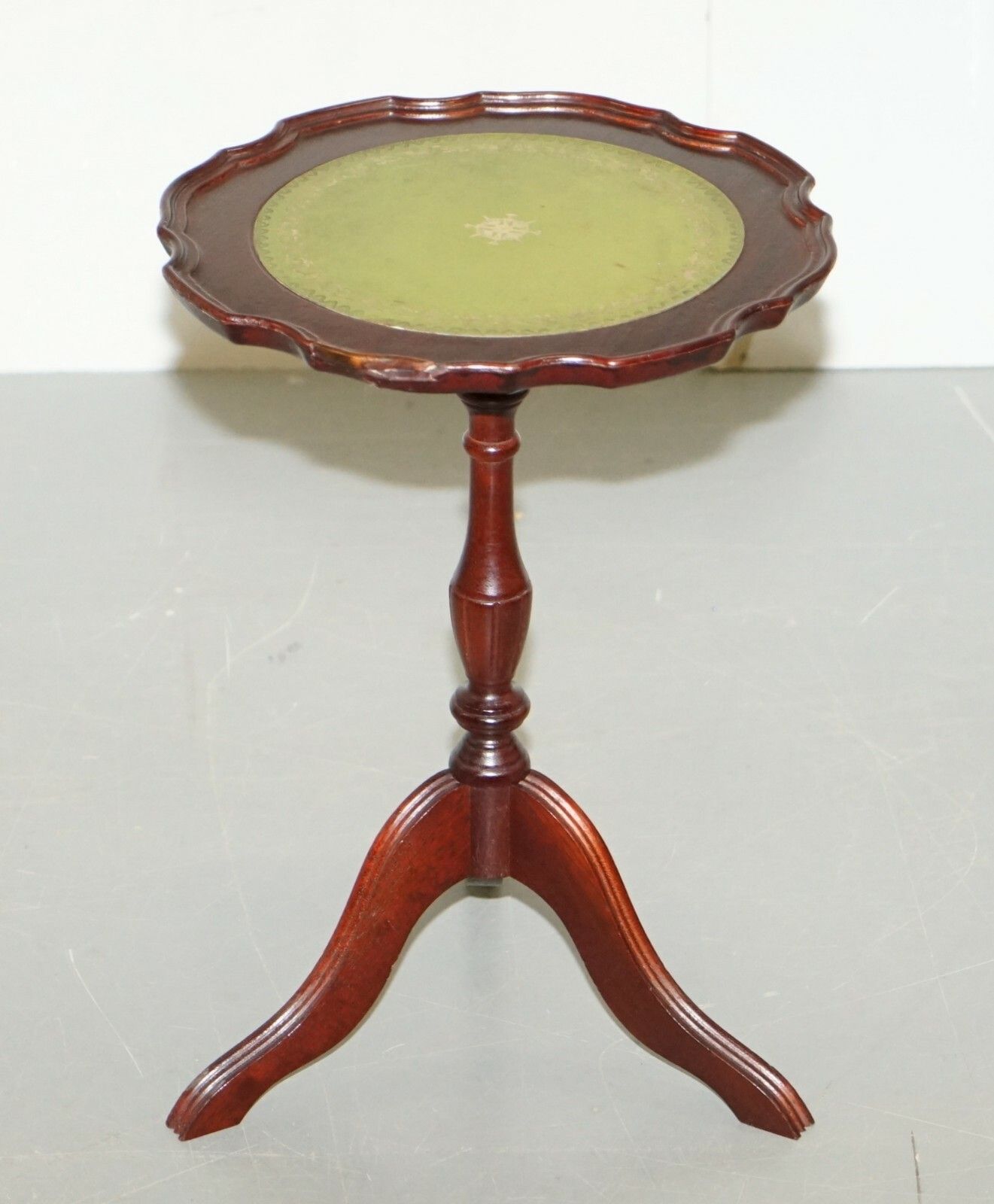 Bevan Funell Charming Green Leather Vintage Mahogany Tripod Lamp Side End Table photo furniture