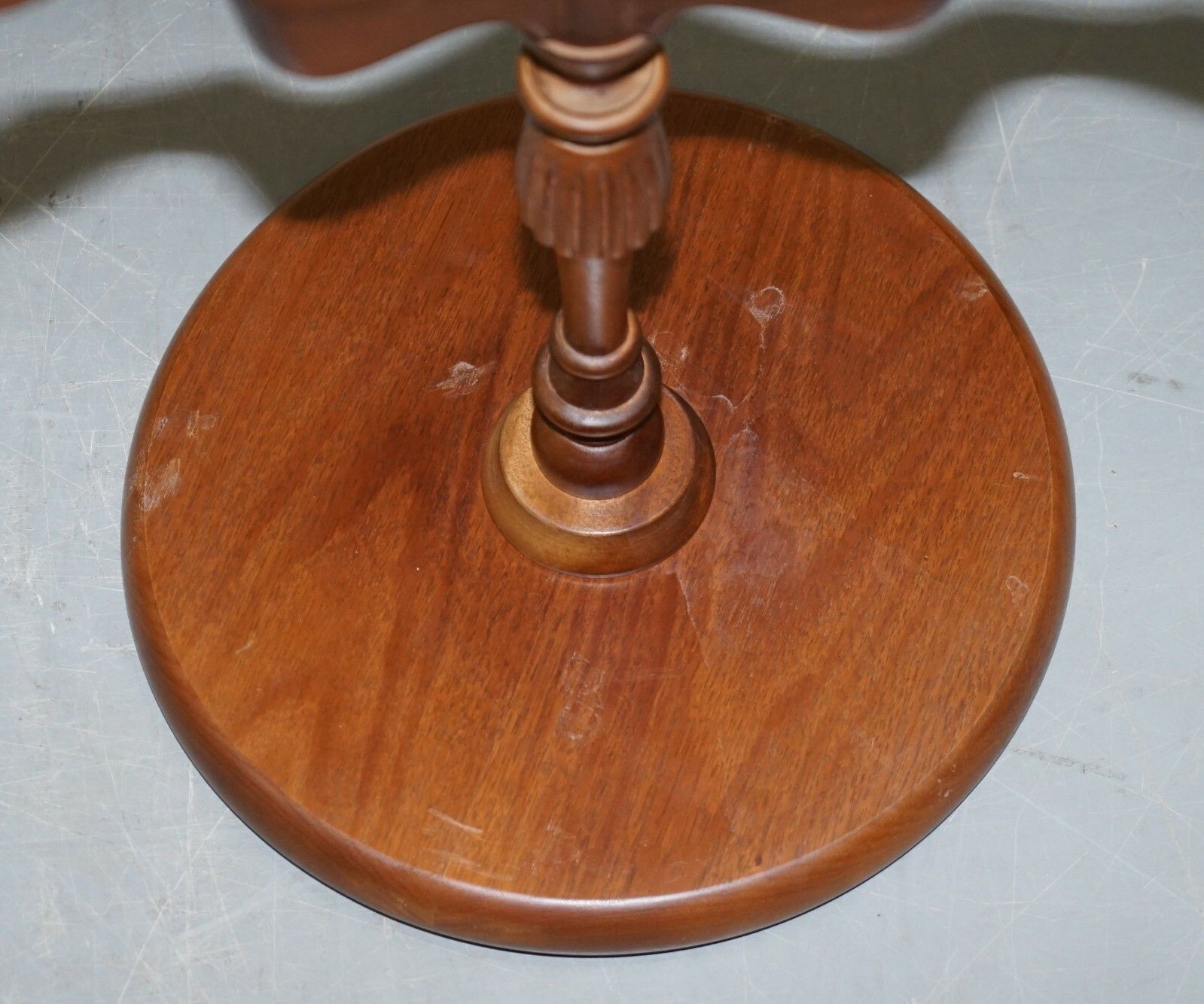 Furniture Elegant Vintage Mahogany Tripod Lamp Side End Wine Occasional Table Bowed Top photo