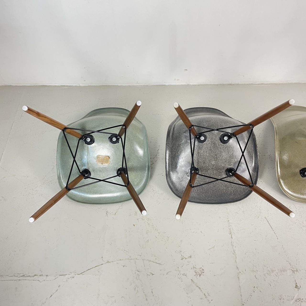 Furniture Eames Herman Miller Dsw Side Chairs In Seafoam / Elephant Grey / Umber / Light Griege photo