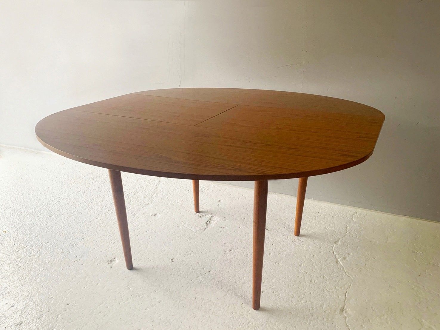 1960’s Mid Century Modern Extending Dining Table By Schrieber Furniture photo vintage