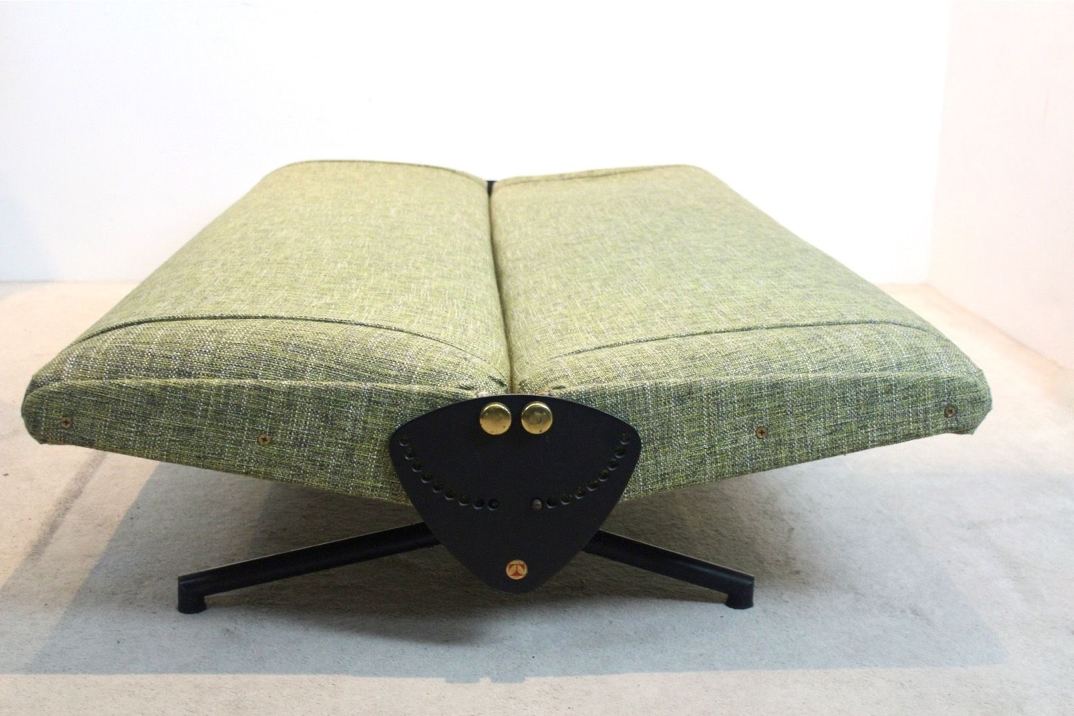 Osvaldo Borsani For Tecno — D70 Sofa Daybed, Italy, 1954 photo vinterior