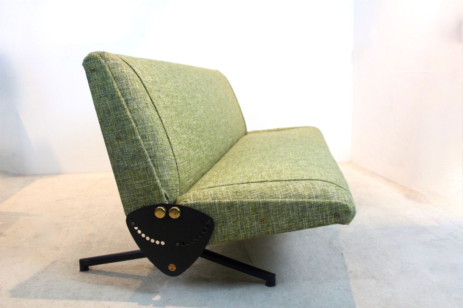 photo vintage Osvaldo Borsani For Tecno — D70 Sofa Daybed, Italy, 1954