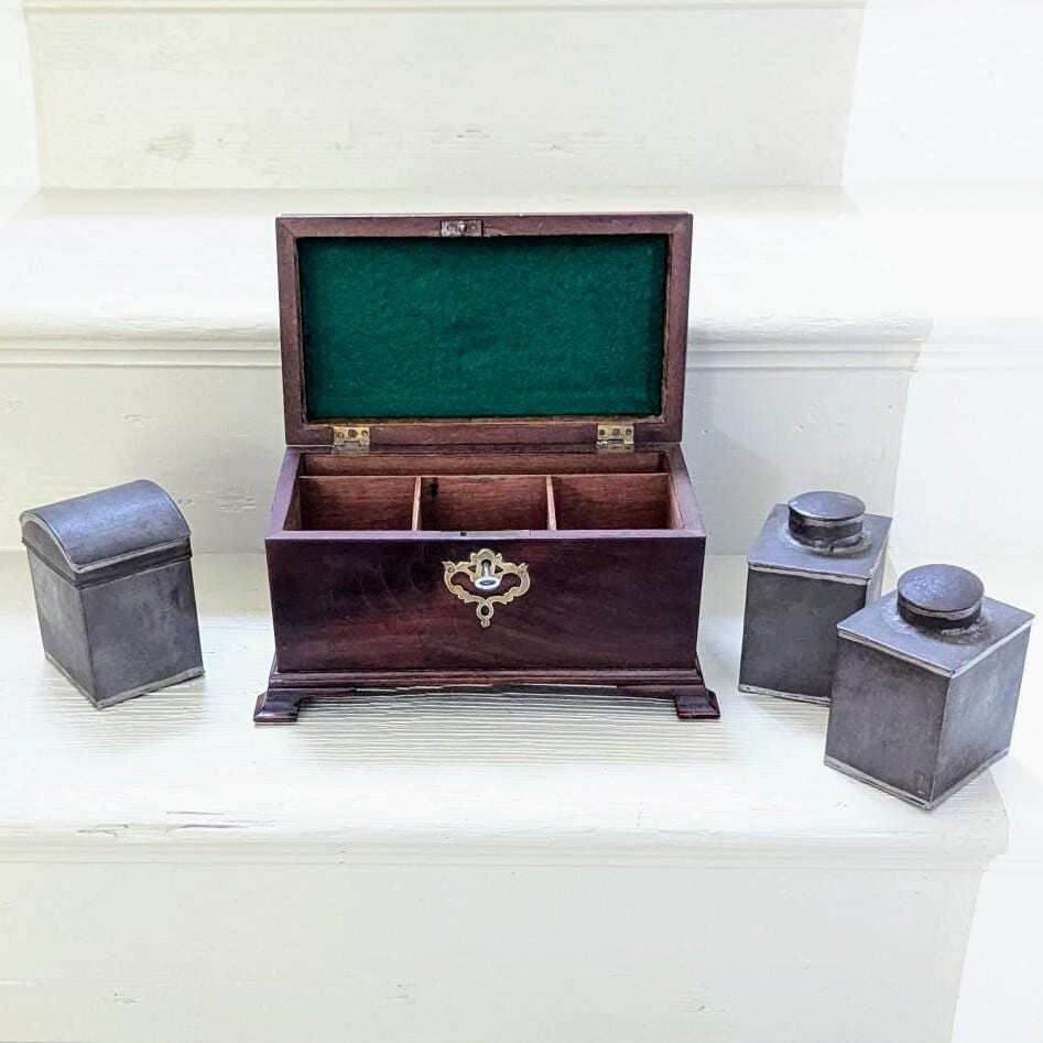 An Antique Early Georgian Mahogany Tea Caddy Or Tea Box With Canisters C1780