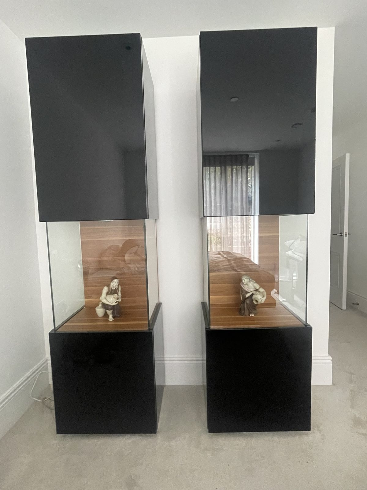 Hulsta Gentis Large Glass Cabinet