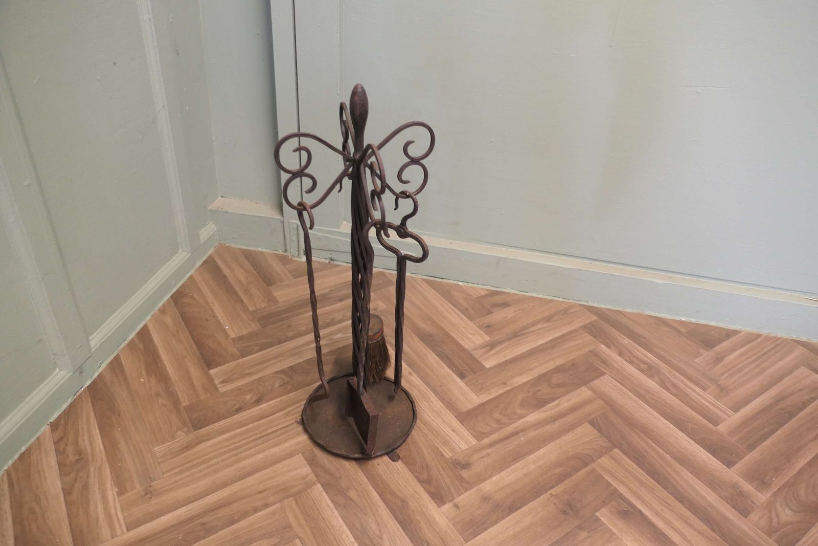 Round Wrought Iron Fireside Companion Tool Set photo 558.0