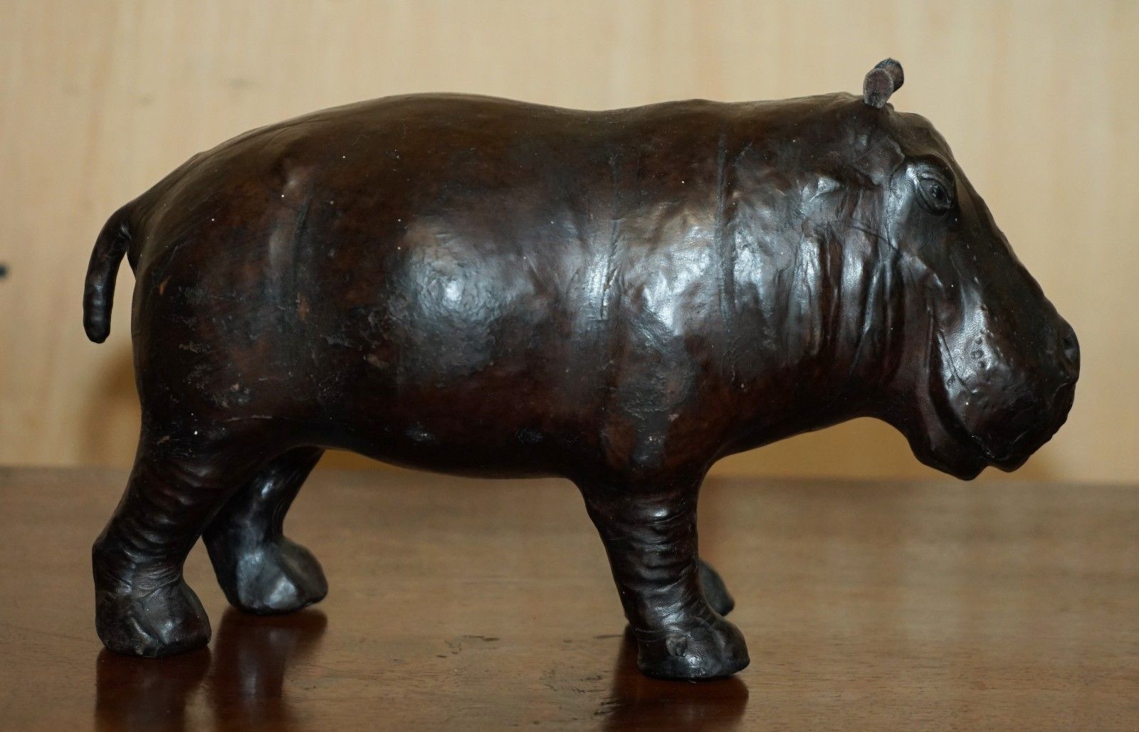 photo vinterior Pair Of Liberty's Omersa Mother & Calf Leather Hippopotamus Footstool Hippo's
