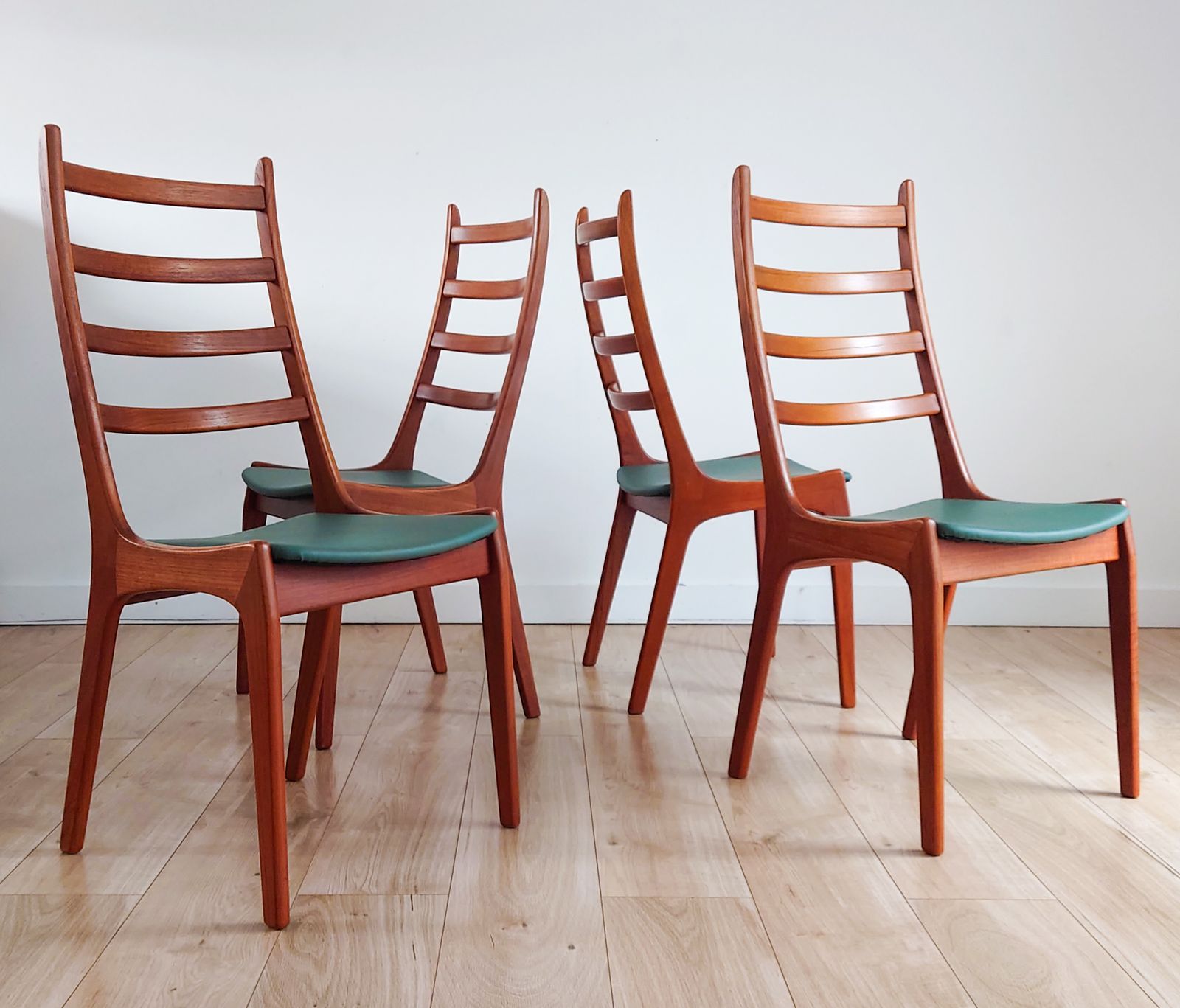 Mid Century Retro Leather Danish Dining Chairs By Kai Kristiansen Set Of 4
