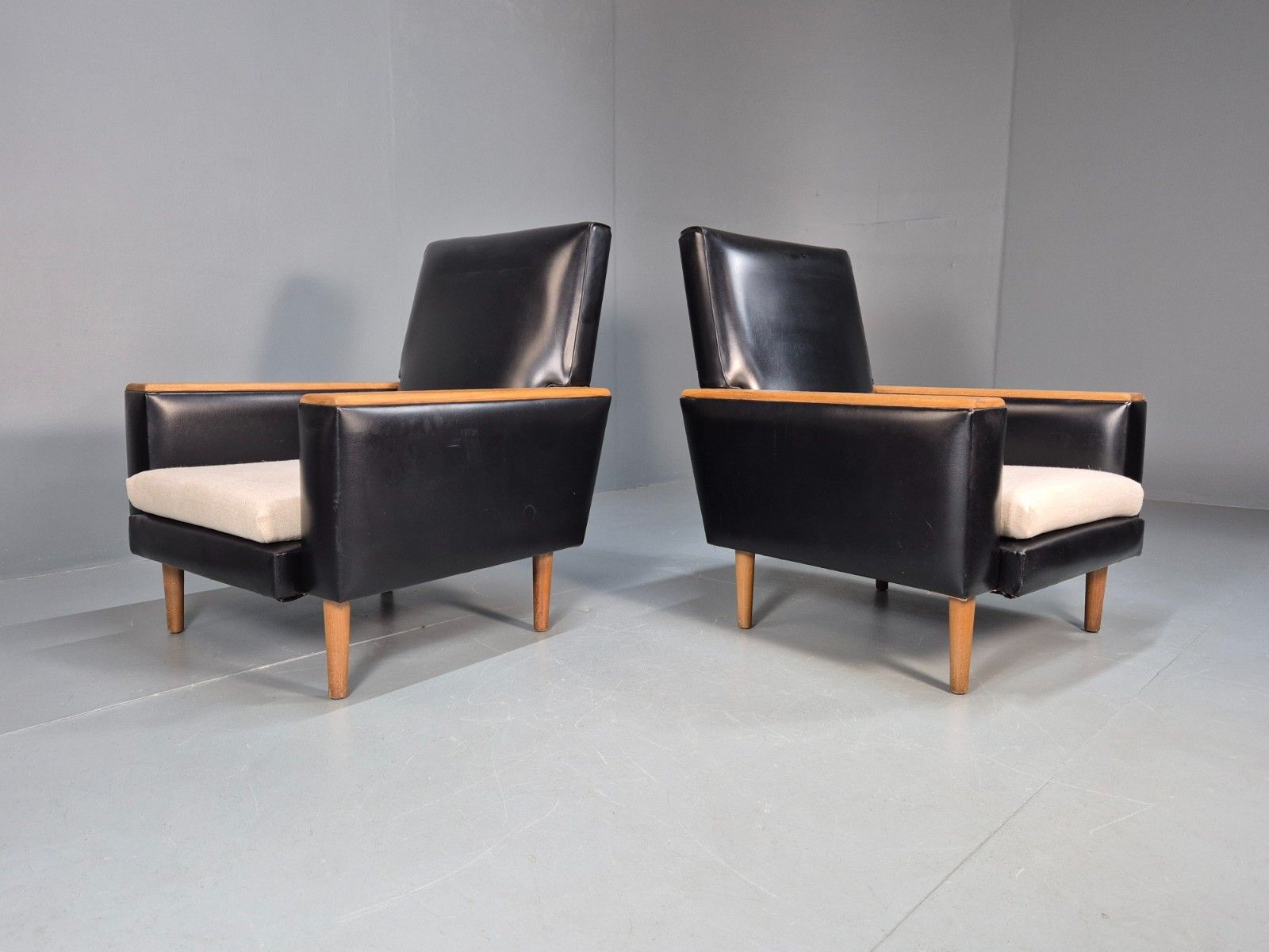 2 Vintage Danish Lounge Chairs Cream Black Vinyl And Teak 1960s Mcm Eb10228 Mnor