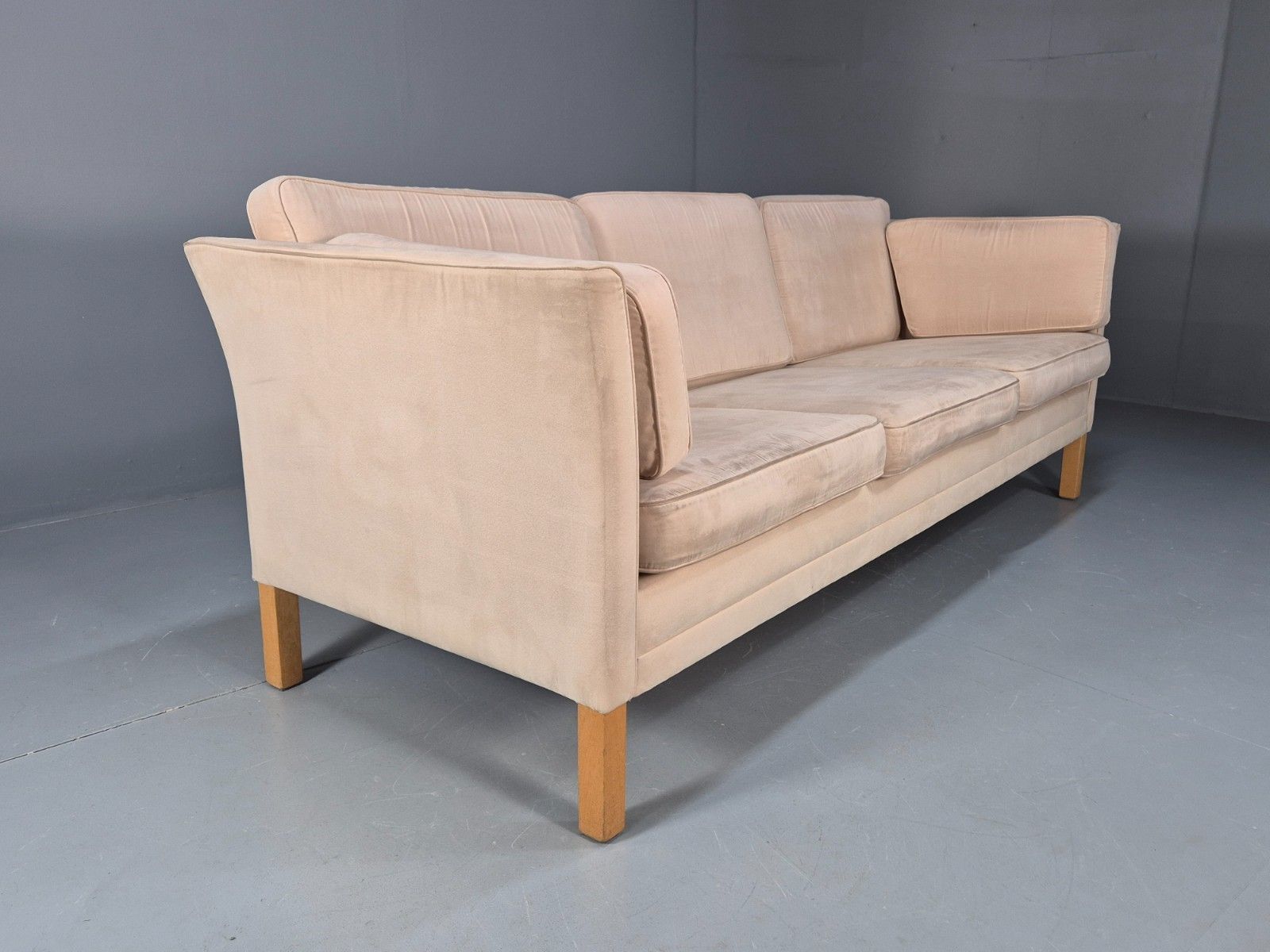 photo vinterior Vintage 1970s Faux Suede Danish 3 Seat Sofa Beige Retro Mcm Eb10261 M3ss