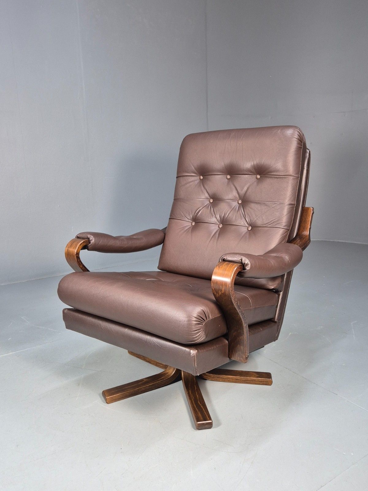 325.0 Vintage 1970s Danish Brown Leather And Vinyl Swivel Chair Retro Mcm Eb9865 Mswi photo