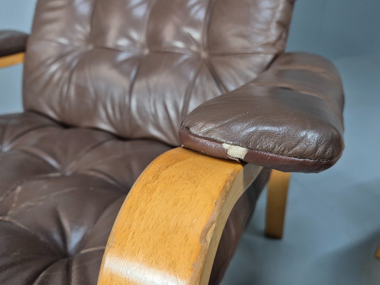 2 Vintage Danish Lounge Chairs Leather And Bentwood 1980s Retro Mcm Eb8690 Mben photo vinterior