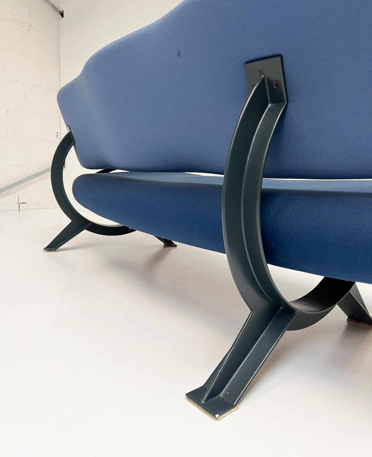 Orbit Sofa By Artifort, 1990’s photo vintage