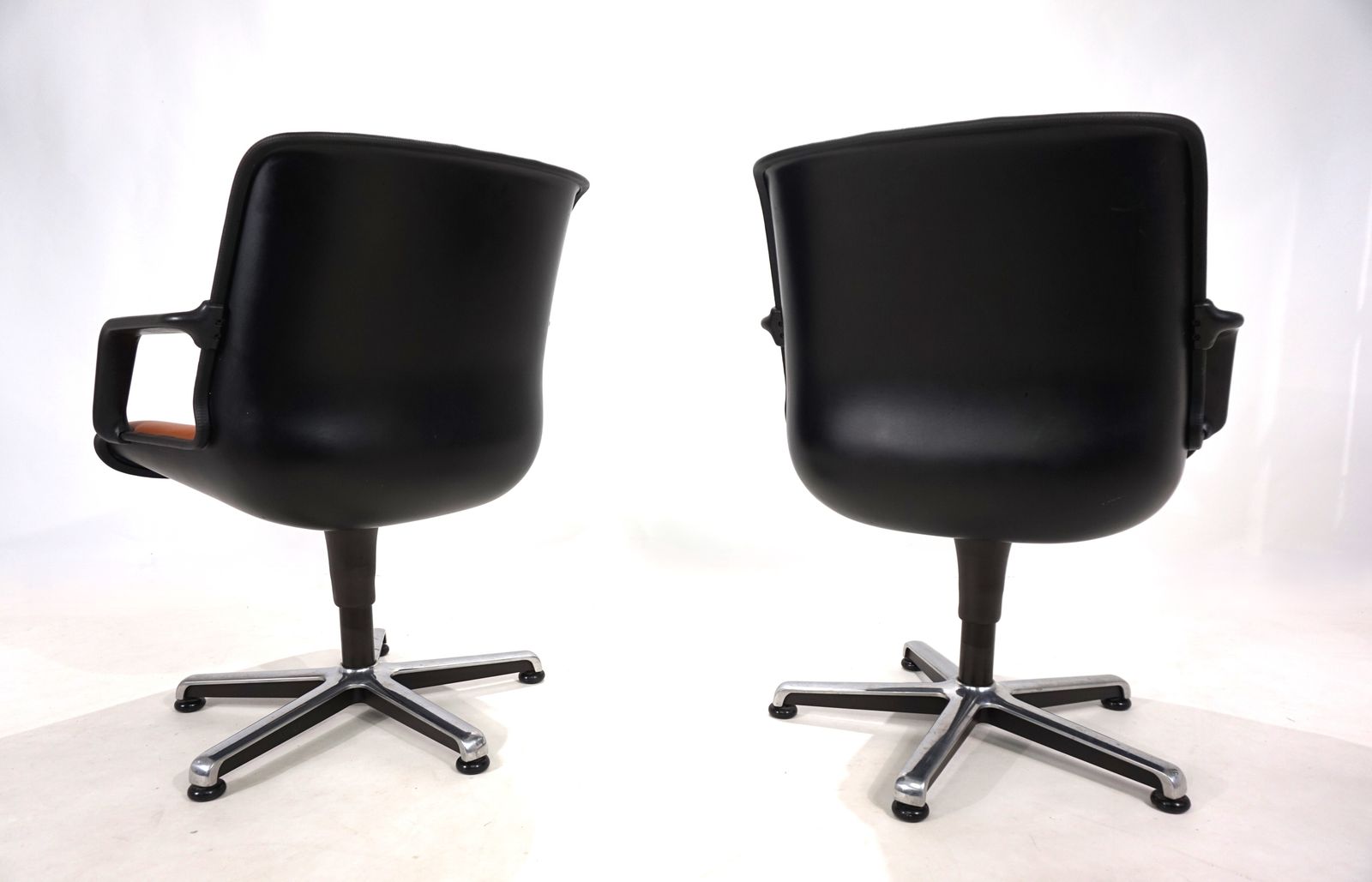 Furniture Set Of Two Fröscher Office Chairs By Burkhard Vogtherr, 1970 photo