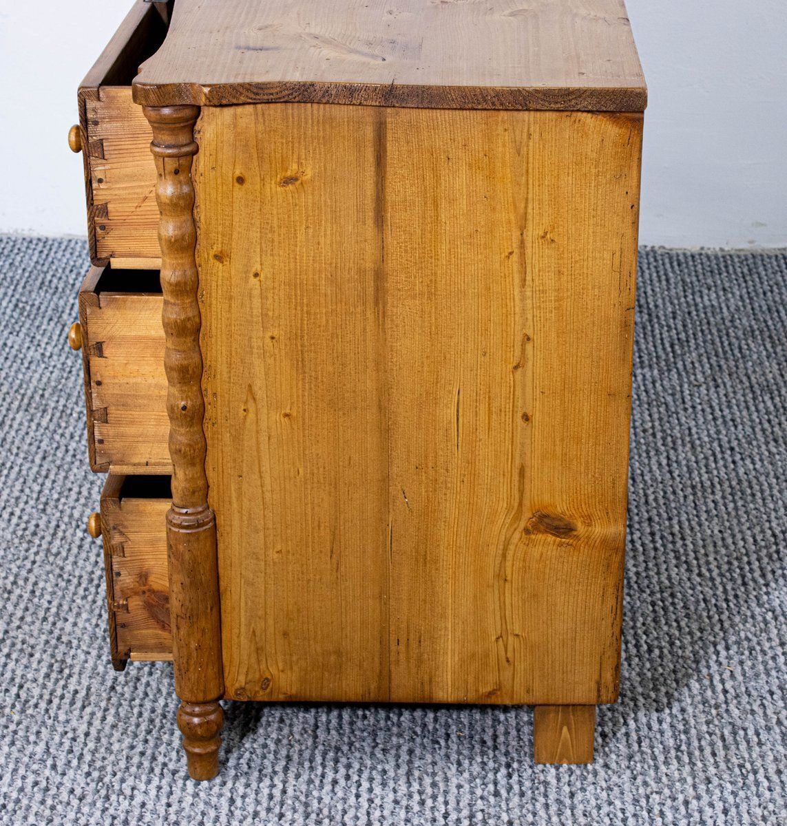 photo furniture Antique Waxed Stripped Pine Chest Of 3 Drawers, Late 19th Century