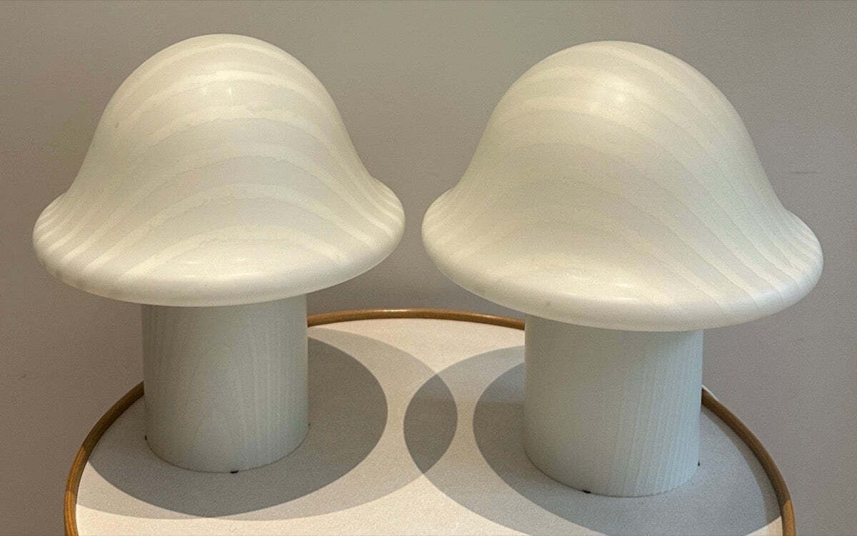 photo vintage Pair Of Large 1970s Space Age Peill & Putzler Striped White Silky Glass Mushroom Table Lamps