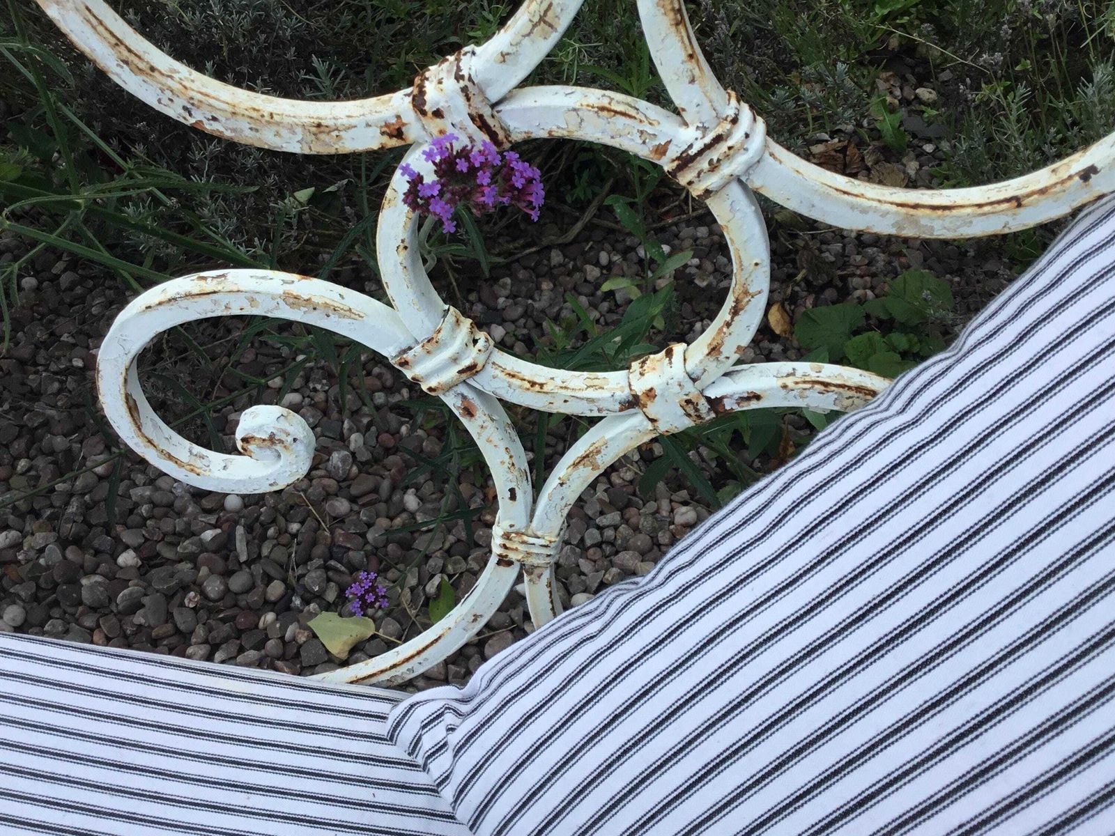 Stunning Vintage Decorative Garden/Conservatory Bench photo for sale