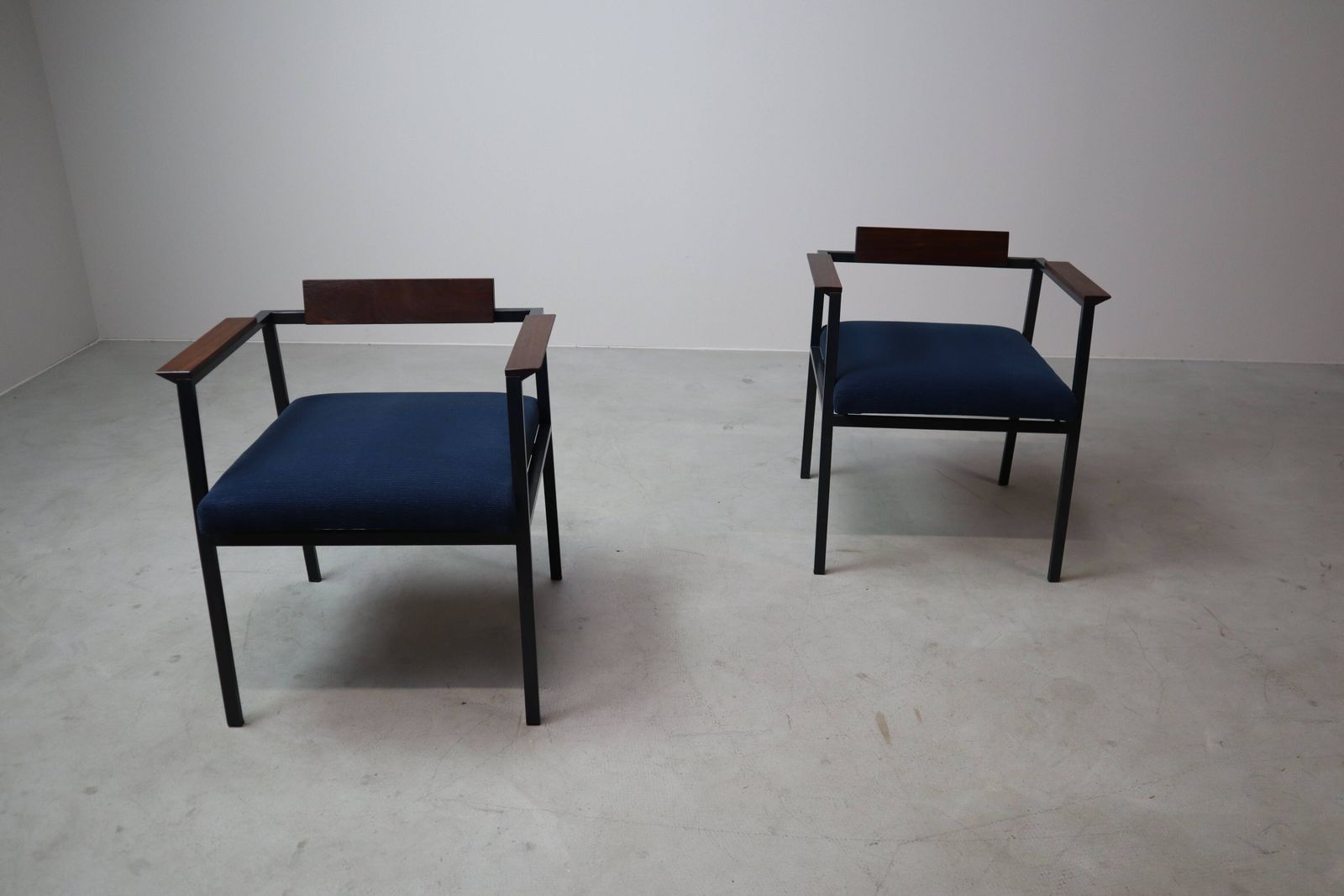Furniture Pair Of Postmodern Armchairs In Steel And Mahogany, 1970s photo