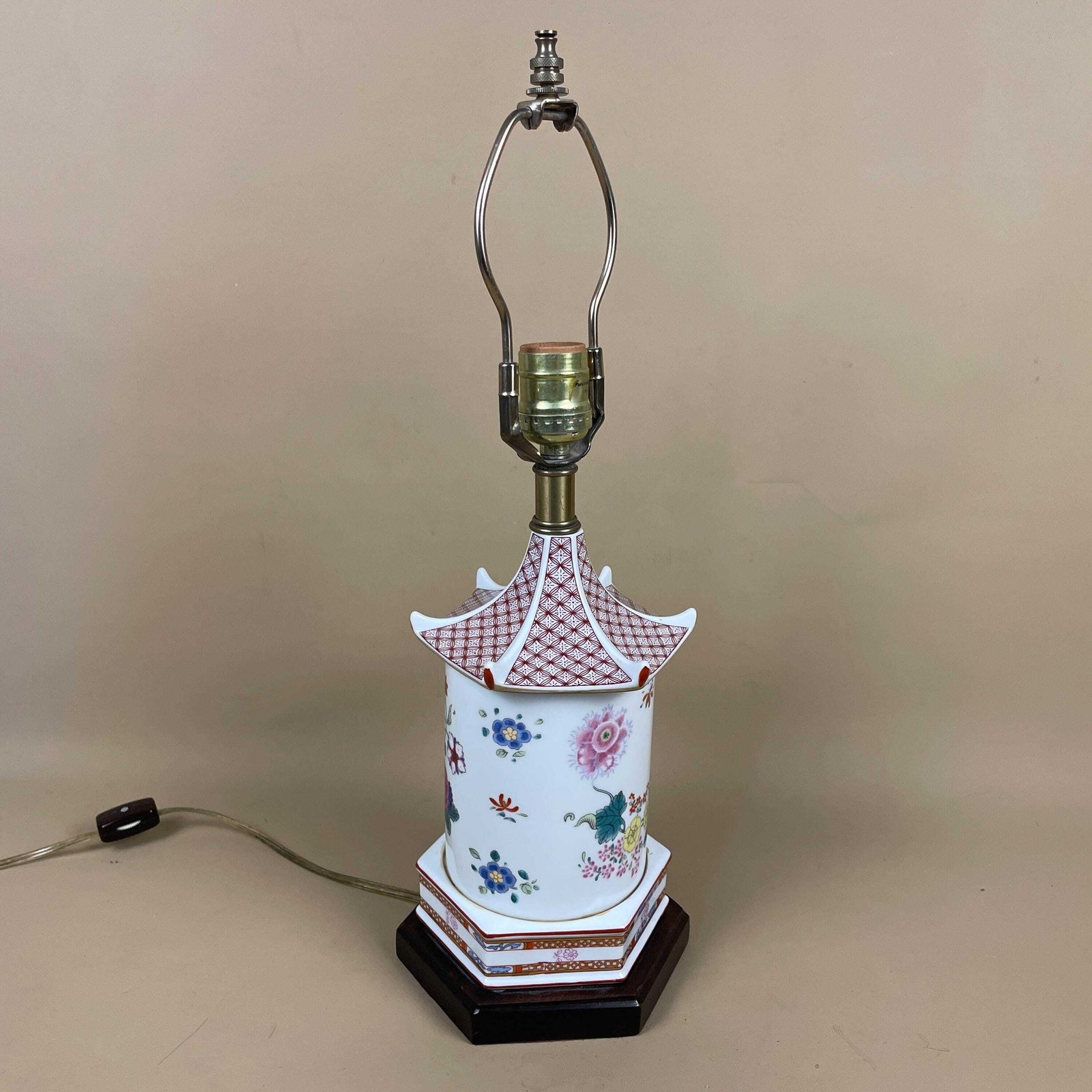 Antique Oriental Ceramic Lamp Light Bedside Table Chinese Decor Porcelain Ginger Jar Vase Hand Painted Floral Wood Roof Hut Metal