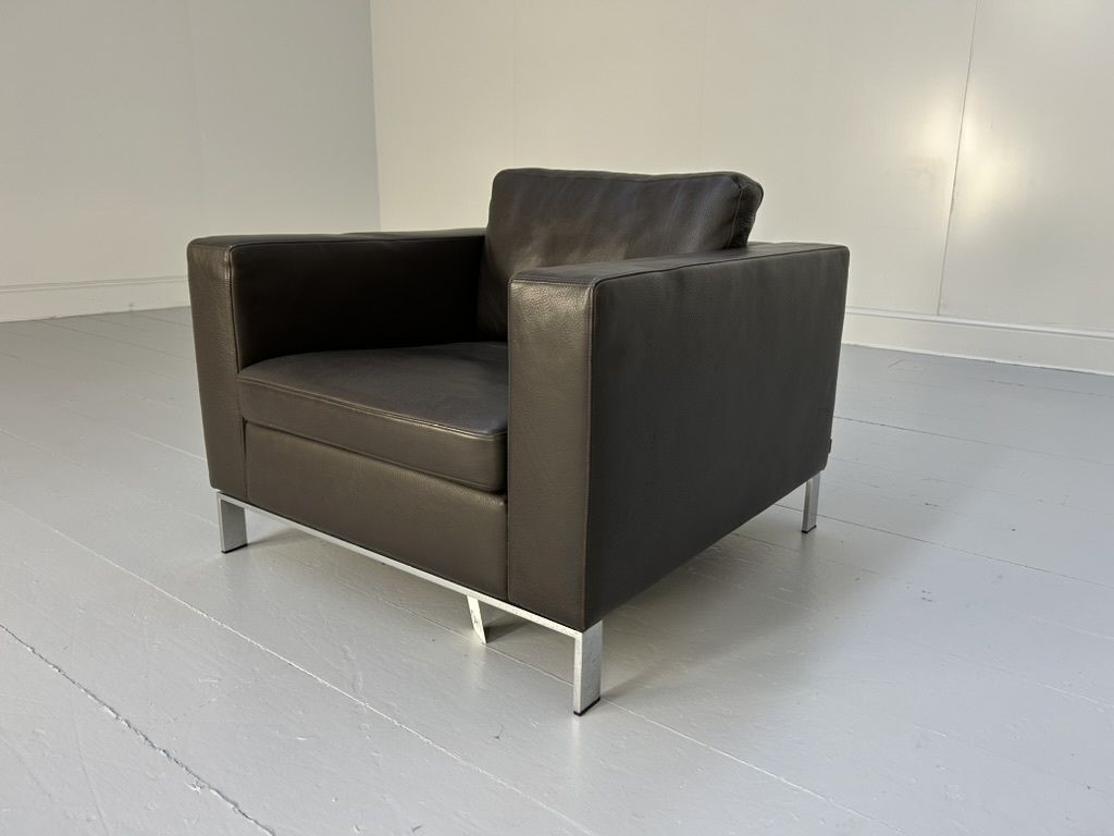 photo furniture Pair Of Walter Knoll “Foster 503.10” Armchairs – In Dark Brown Leather