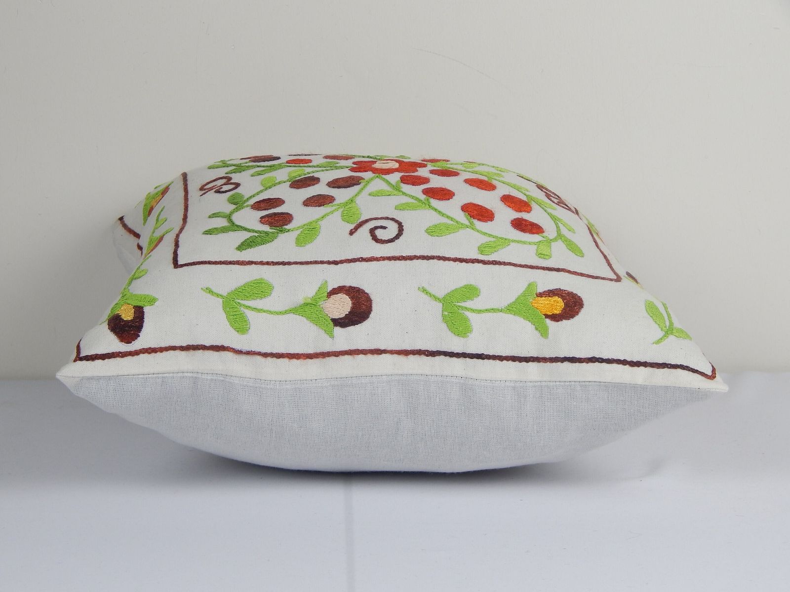 Vintage Floral Suzani Pillow Cover, Kilim Cushion Cover 1960s Handmade Samarkand Uzbek Suzani Textile Art photo for sale