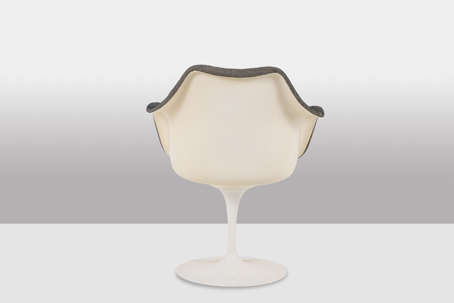 Eero Saarinen For Knoll. “Tulip” Armchair. 1960s/1970s. photo vintage