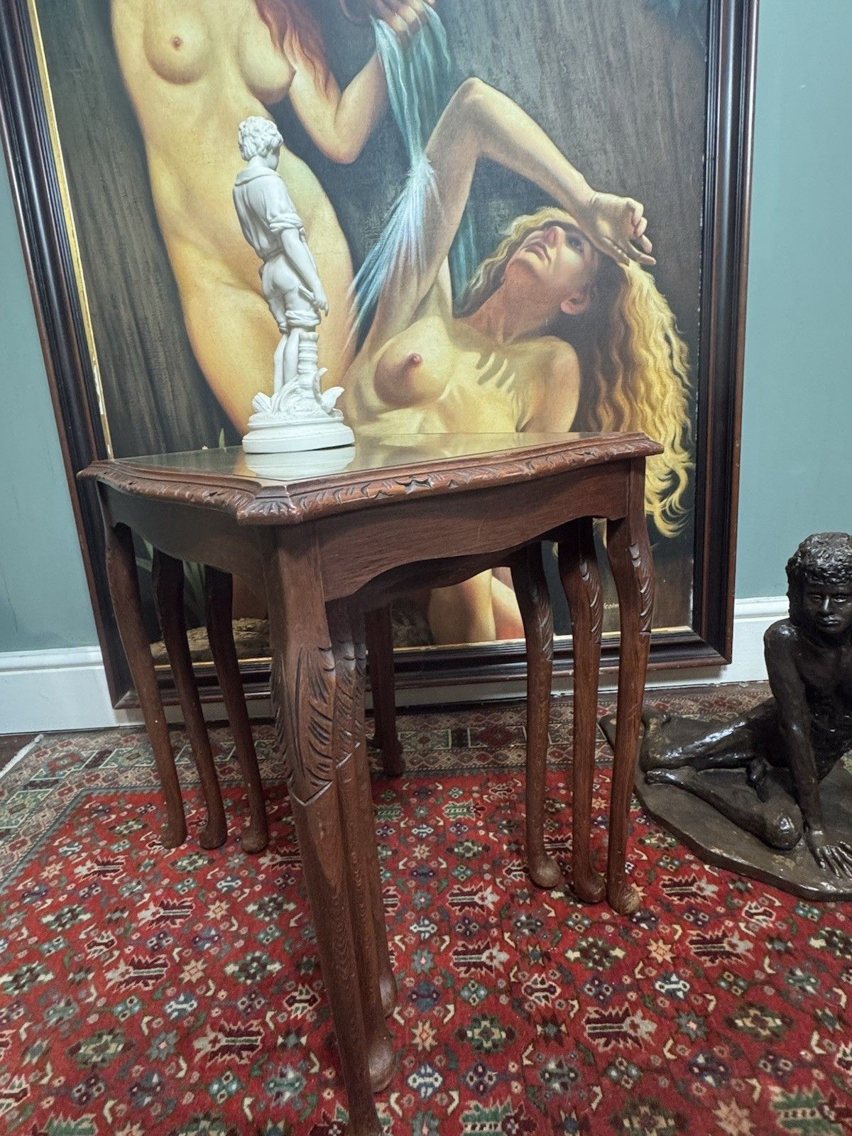 photo vintage Regency Queen Anne Style Nest Of Three Tables In Rich Mahogany