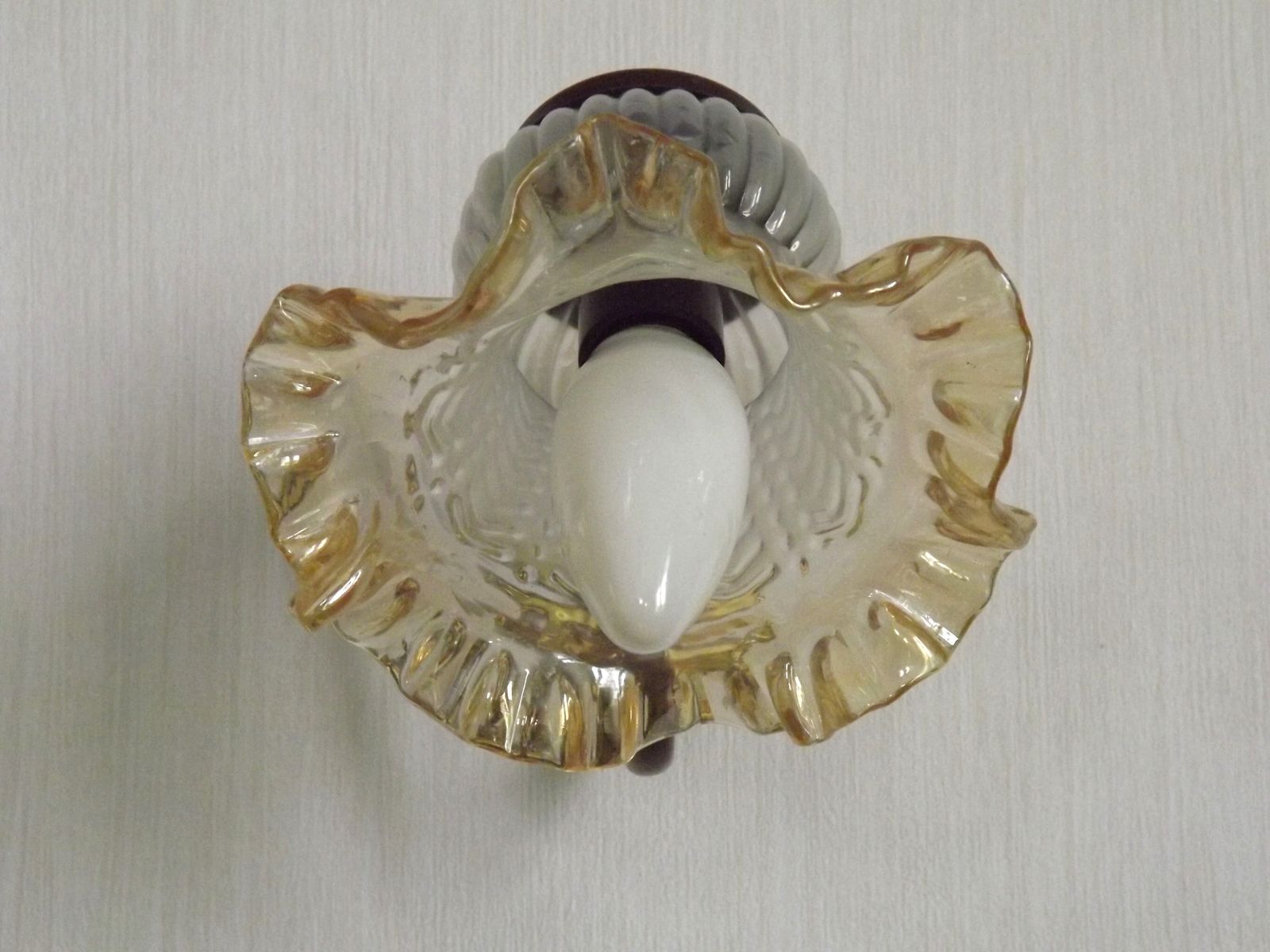 French Mid Century  Brass Single Wall Light With Patterned Frilled Glass Shade.