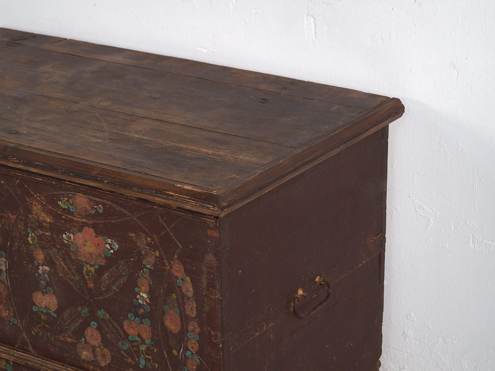 Antique Bridal Chest With Carved Vegetal Decoration photo vintage