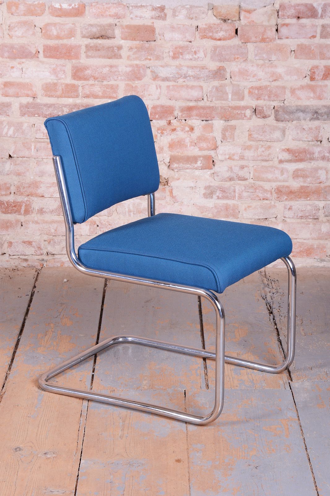 photo vinterior Pair Of Restored Bauhaus Chairs, By Hynek Gottwald, Chrome, Czech, 1930s