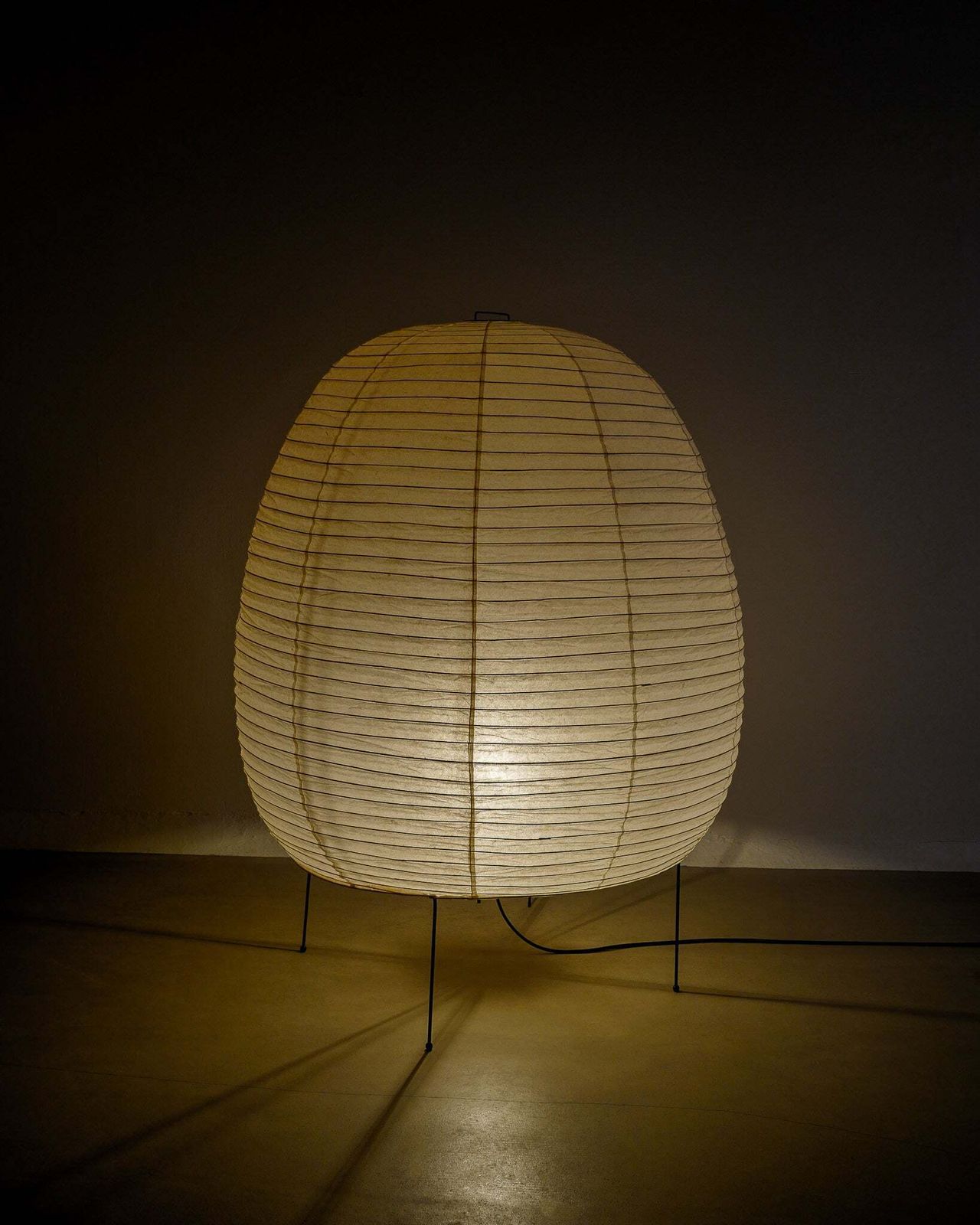 Mid Century Foor Lamp Model "N21" In Washi Paper And Metal By Isamu Noguchi For Ozeki & Co In Japan, 1960s photo 25000.0