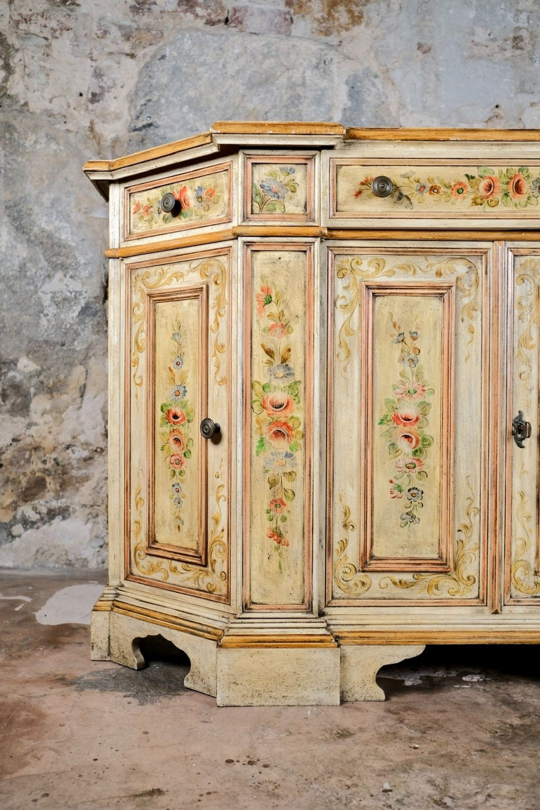 Hand Painted Venetian Style Buffet Or Console, Mid 20th Century photo vinterior