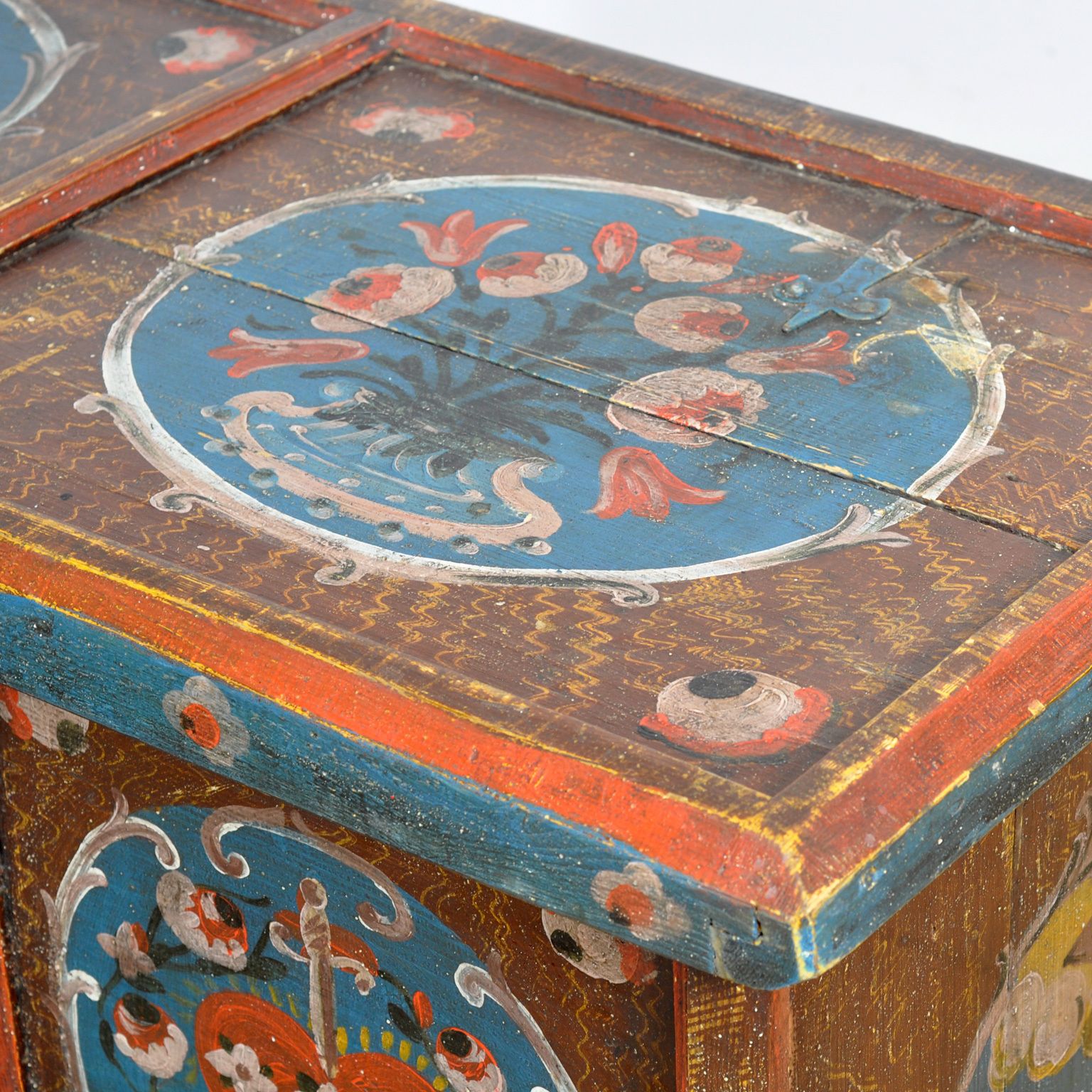 795.0 Folk Art Wedding Chest, Dated 1718 photo