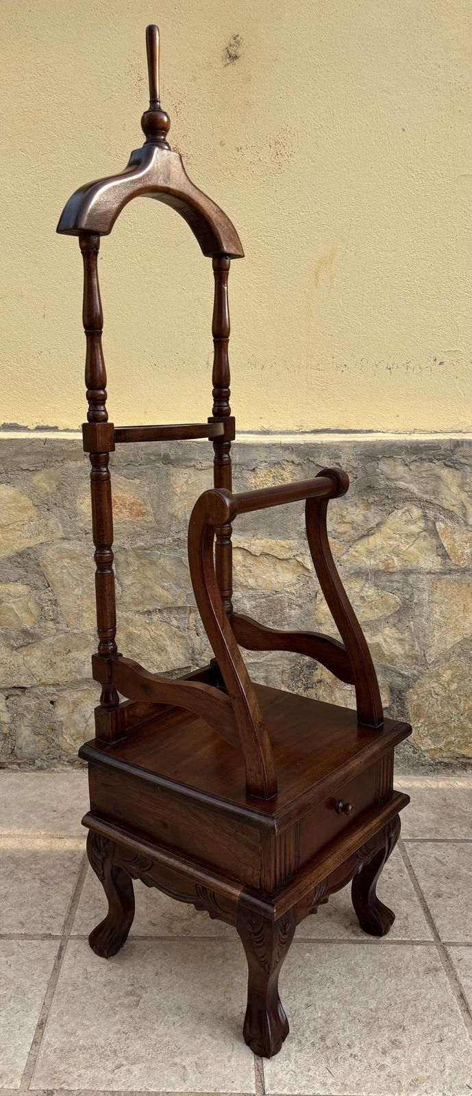 Antique English Chippendale Hardwood Valet Stand With One Drawer photo for sale