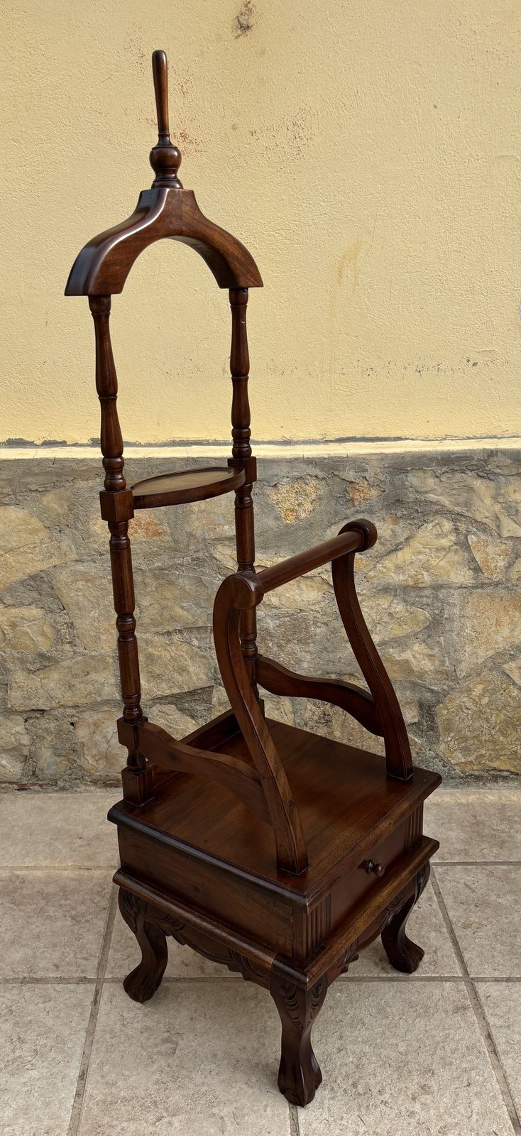 photo furniture Antique English Chippendale Hardwood Valet Stand With One Drawer