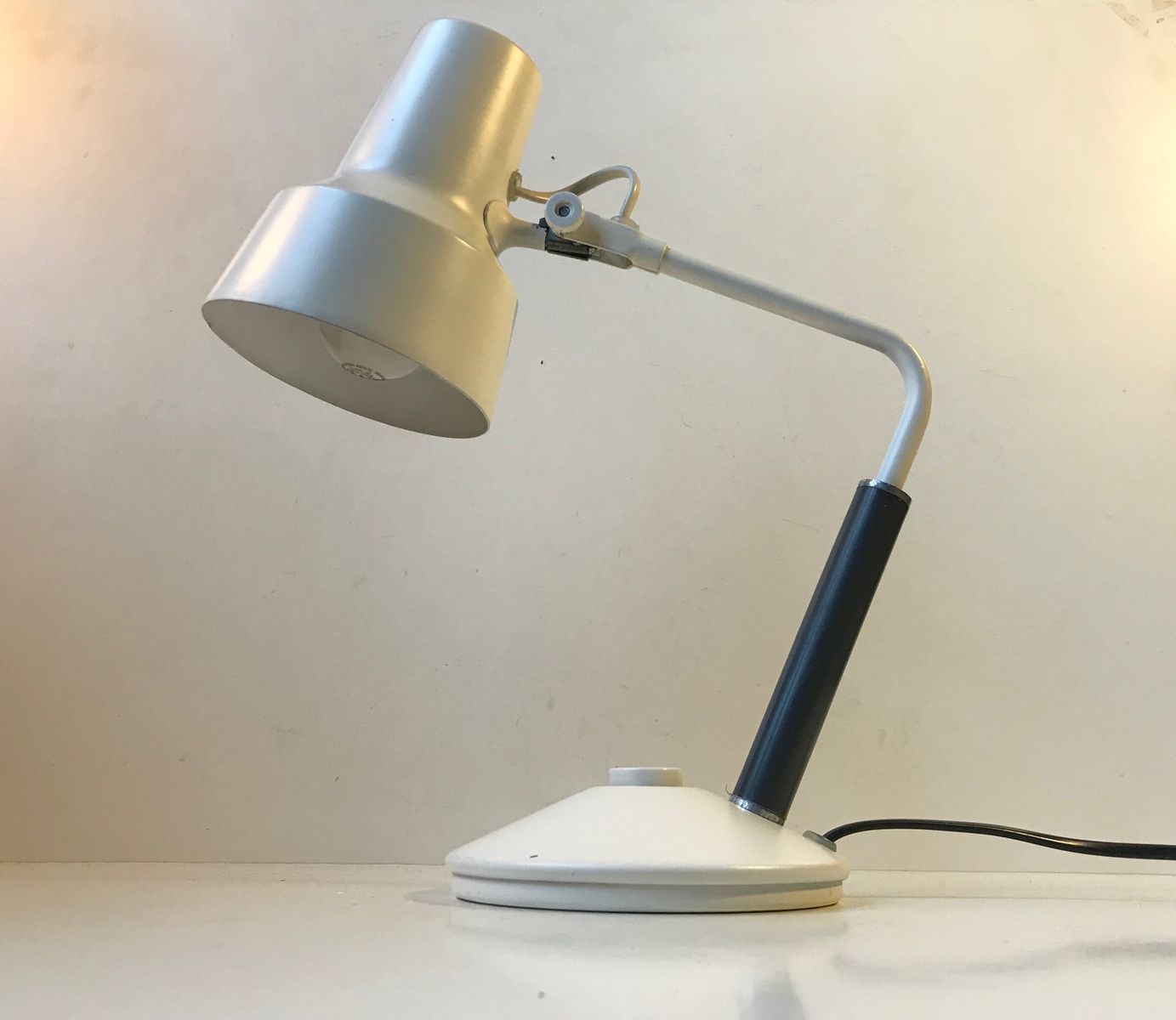 Mid Century White Desk Or Wall Lamp By Jac Jacobsen For Luxo, 1960s photo vintage