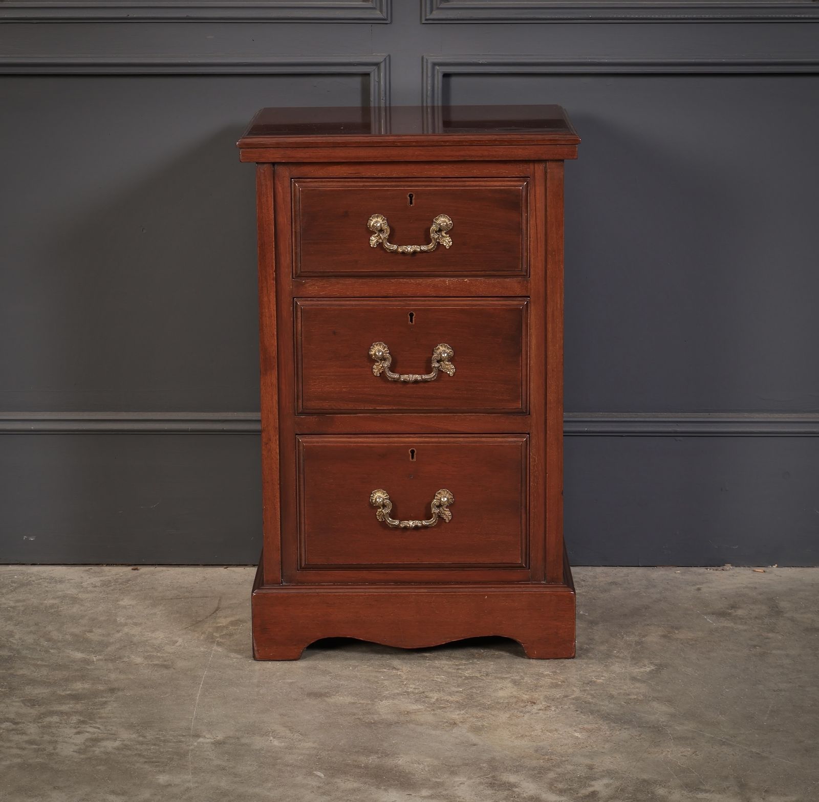 Pair Of Mahogany Bedside Chests photo furniture