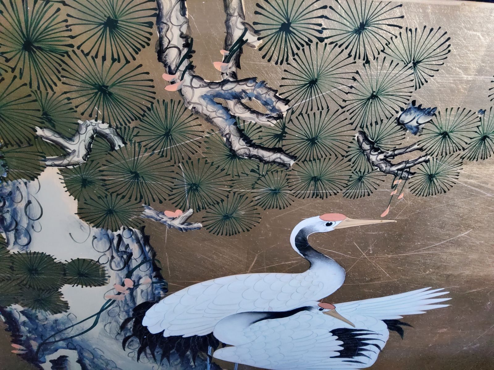 photo vintage Chinoiserie Gold And Black Lacquered Table With Crane Motifs