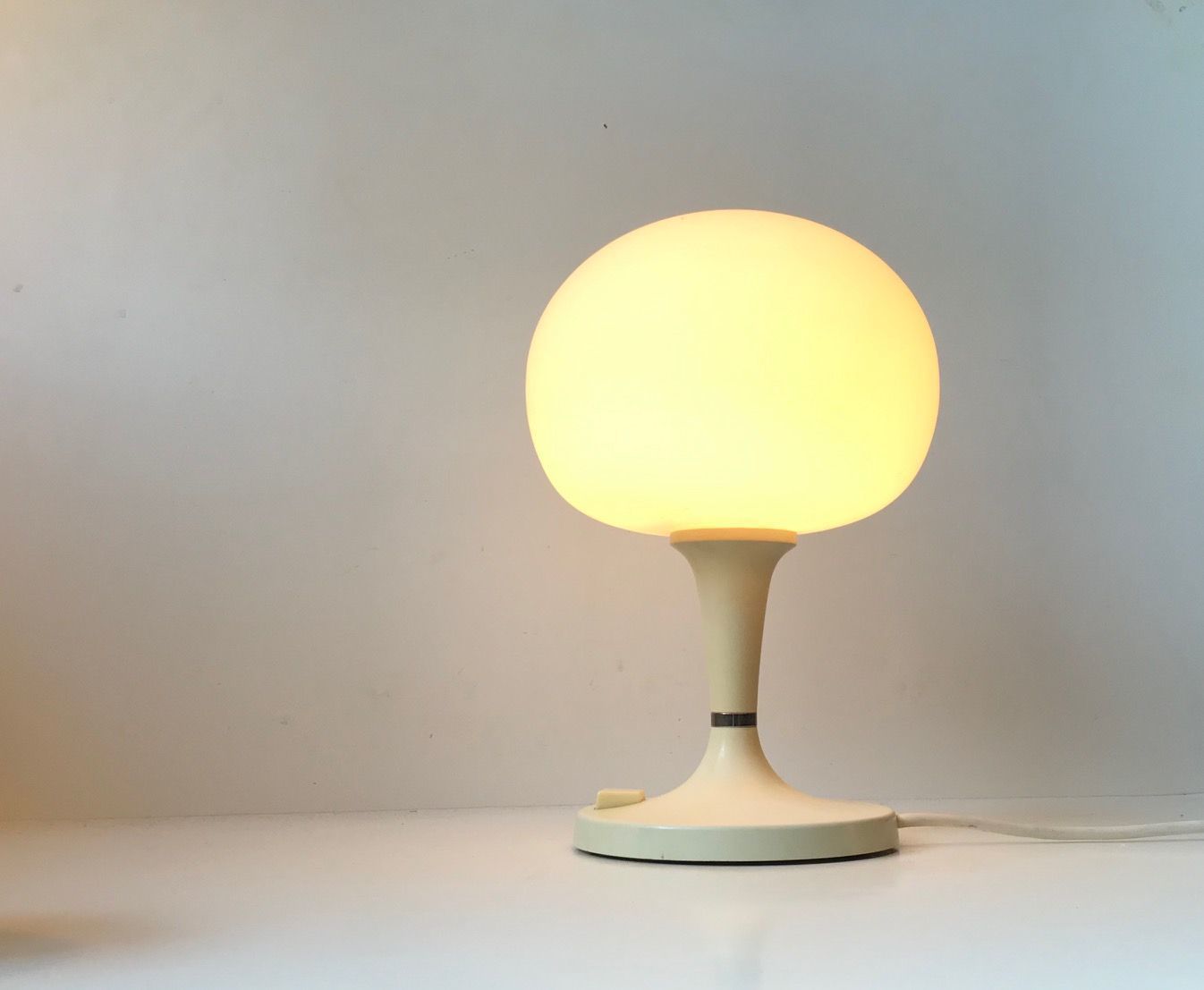 Space Age Duits Tafellampje Van Hoso, Ca. Jaren 1970 photo furniture