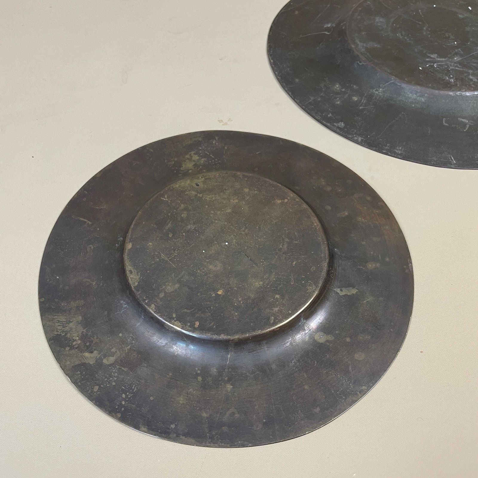 photo for sale Set Of 2 Antique Metal Gold Indian Patterned Brass Tray 24.5cm Plate Handmade Etched Intricate Decorative Patterned Wall Art Round Vintage