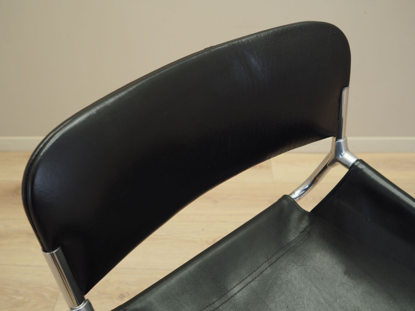 photo furniture Leather Chair, Italian Design, 1970s, Production: Italy