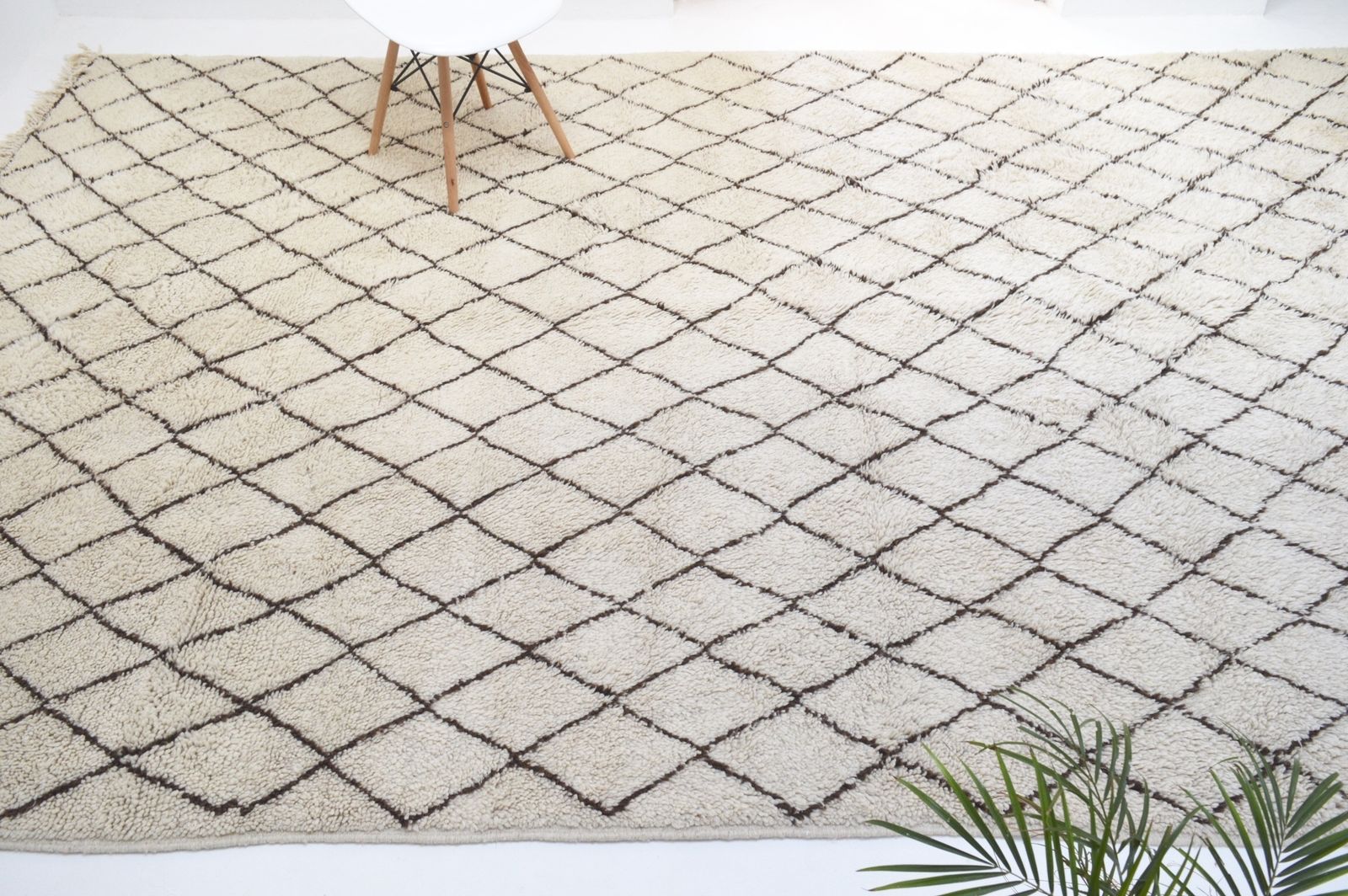 photo vinterior Vintage Beni Ourain Rug 14'3" X 8'1" Plush Hand Knotted Wool Diamond Lozenge Berber Carpetle Corbusier Eames