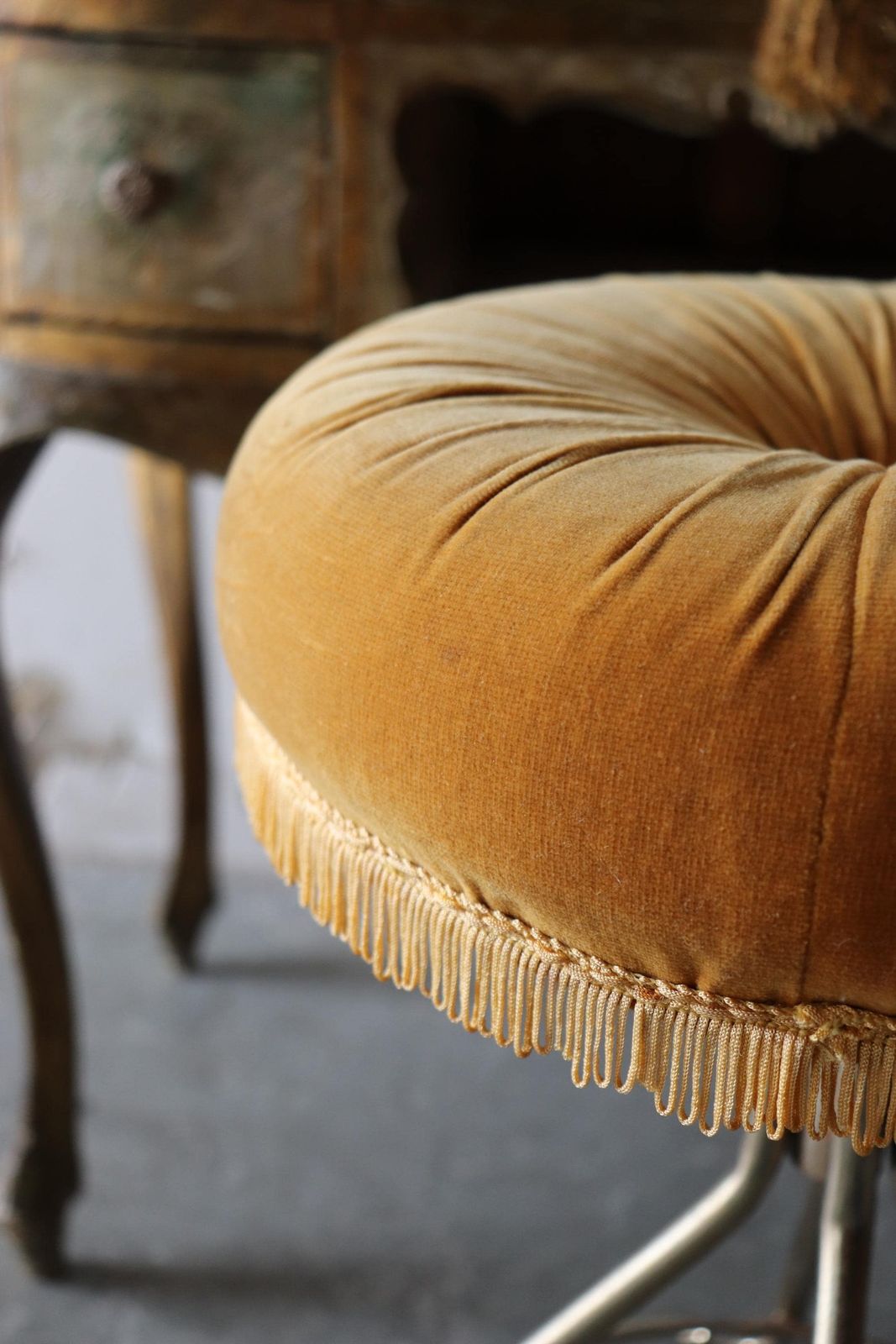 1960s Dressing Table Stool With Gold Velour Seat And Pale Gold Trim photo vinterior