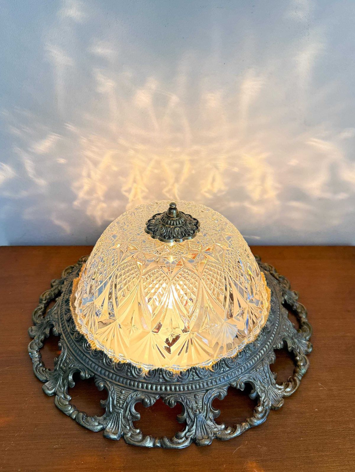 Vintage Xl Plafondlamp   Diameter 36 Cm / 14,17"   Messing, Geslepen Glas, Porselein   Made In Spain   Jaren 1960   Plafondmontage   Art Deco photo furniture