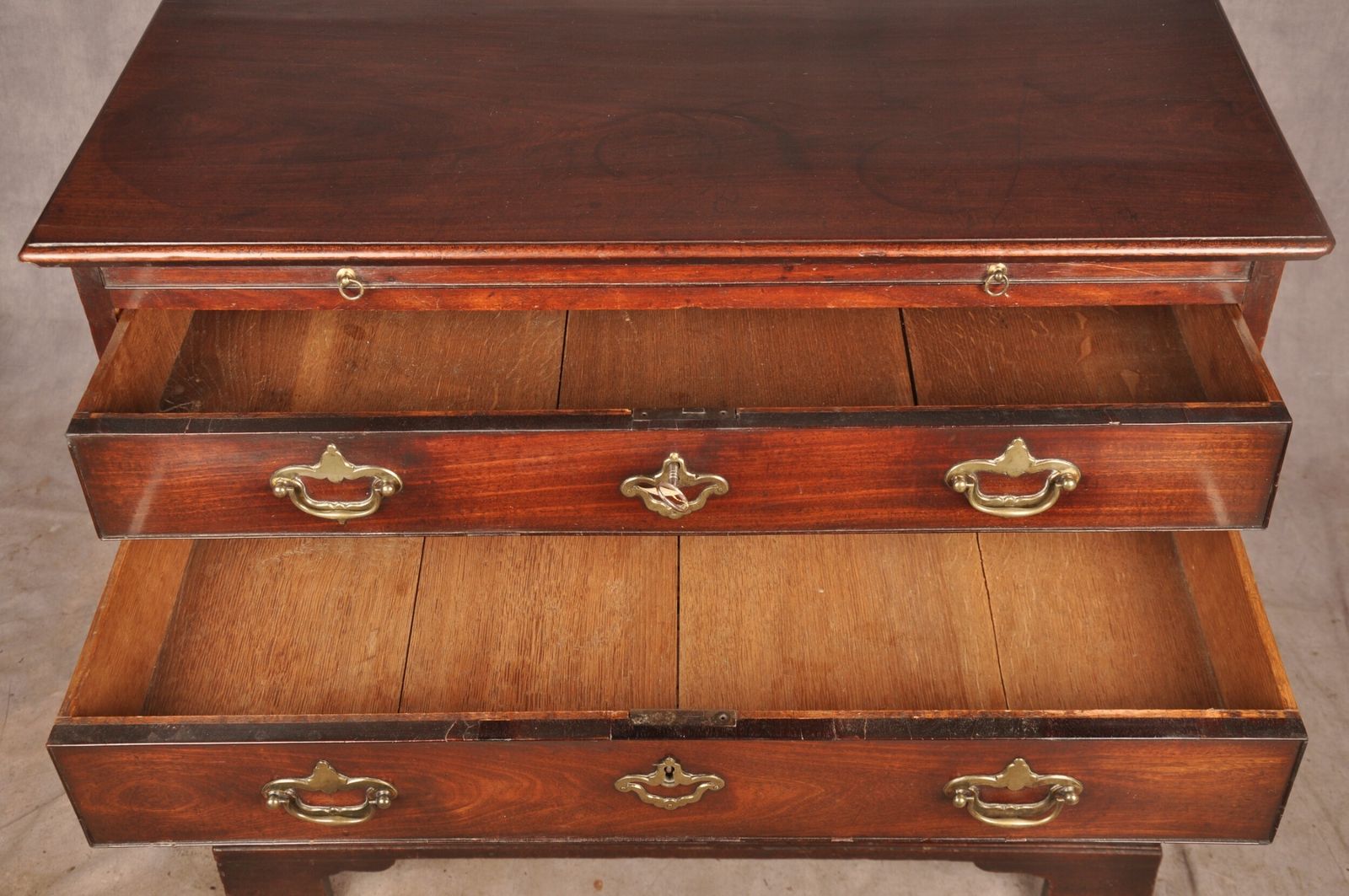 Very Fine Early 18th Century Mahogany Chest Of Drawers photo buy