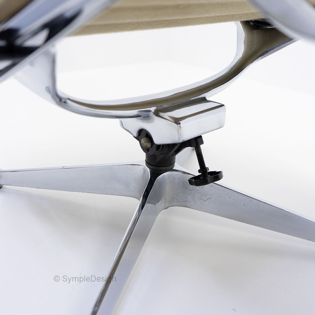 photo furniture Eames Alu Group Lounge Set By Herman Miller, 1970s