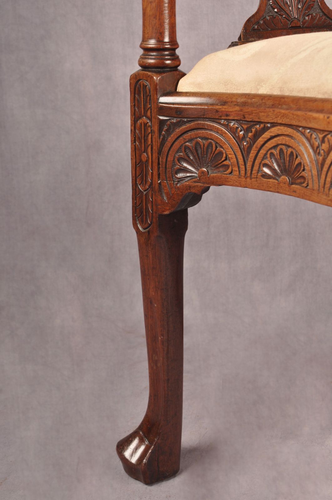 A Rare Dated 18th Century Irish Mahogany Desk Chair photo vinterior