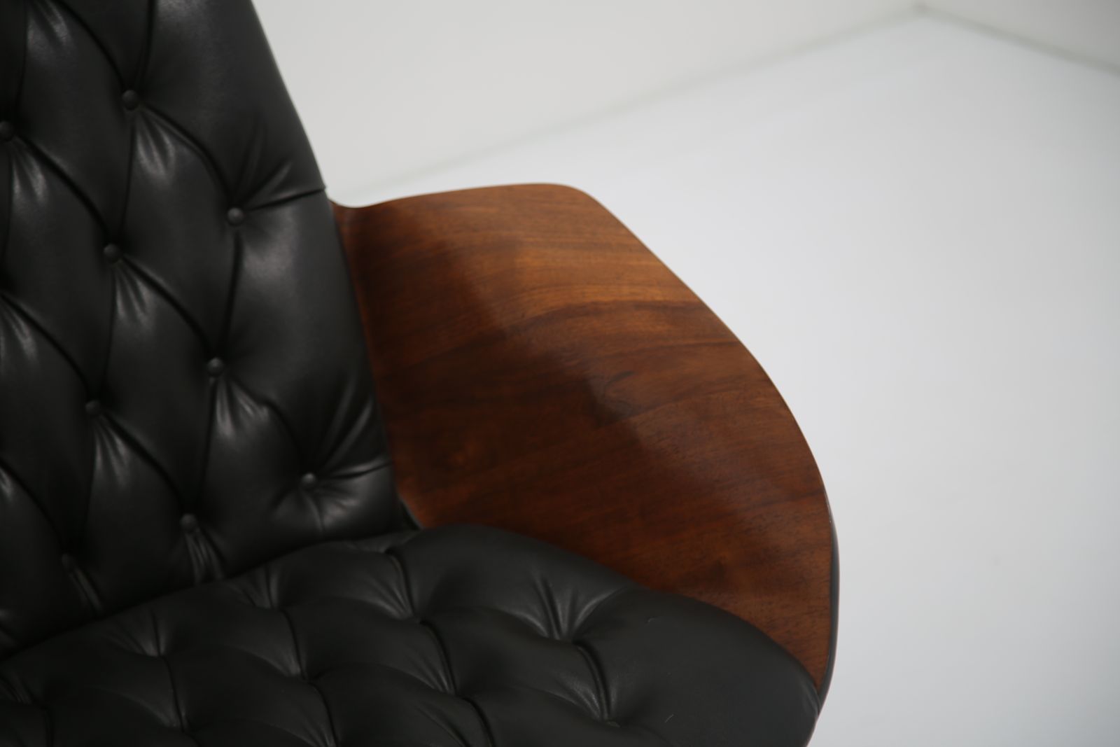 photo for sale George Mulhauser For Plycraft: Iconic 'Mr. Chair' Lounge Chair In Sculpted Walnut & Black Leather, USA, 1960s