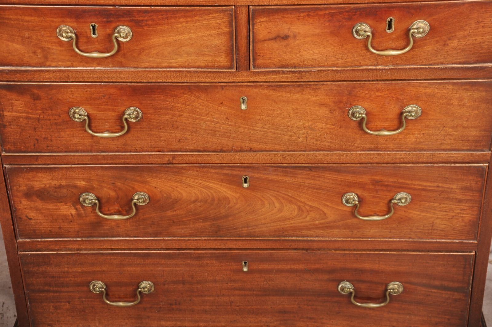 Fine 18th Century Mahogany Chest Of Drawers photo 1800.0