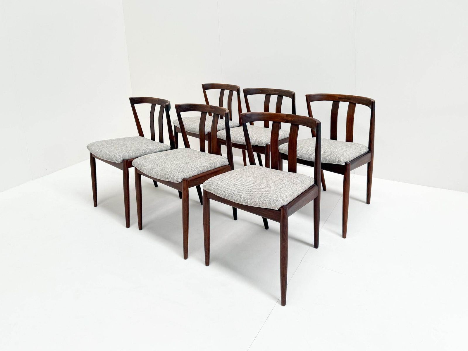 Set Of 6 Kai Kristiansen Dining Chairs In Teak – Newly Upholstered